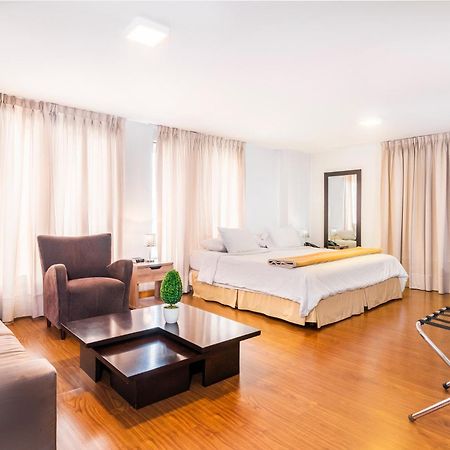 Lloyds Apartasuites Parque 93 ボゴタ エクステリア 写真