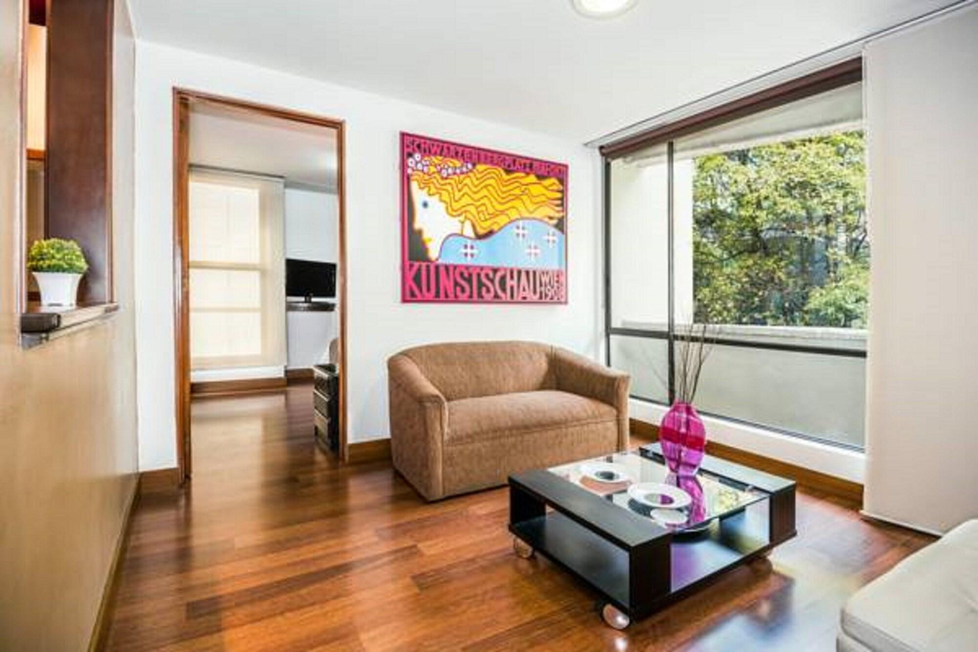 Lloyds Apartasuites Parque 93 ボゴタ エクステリア 写真