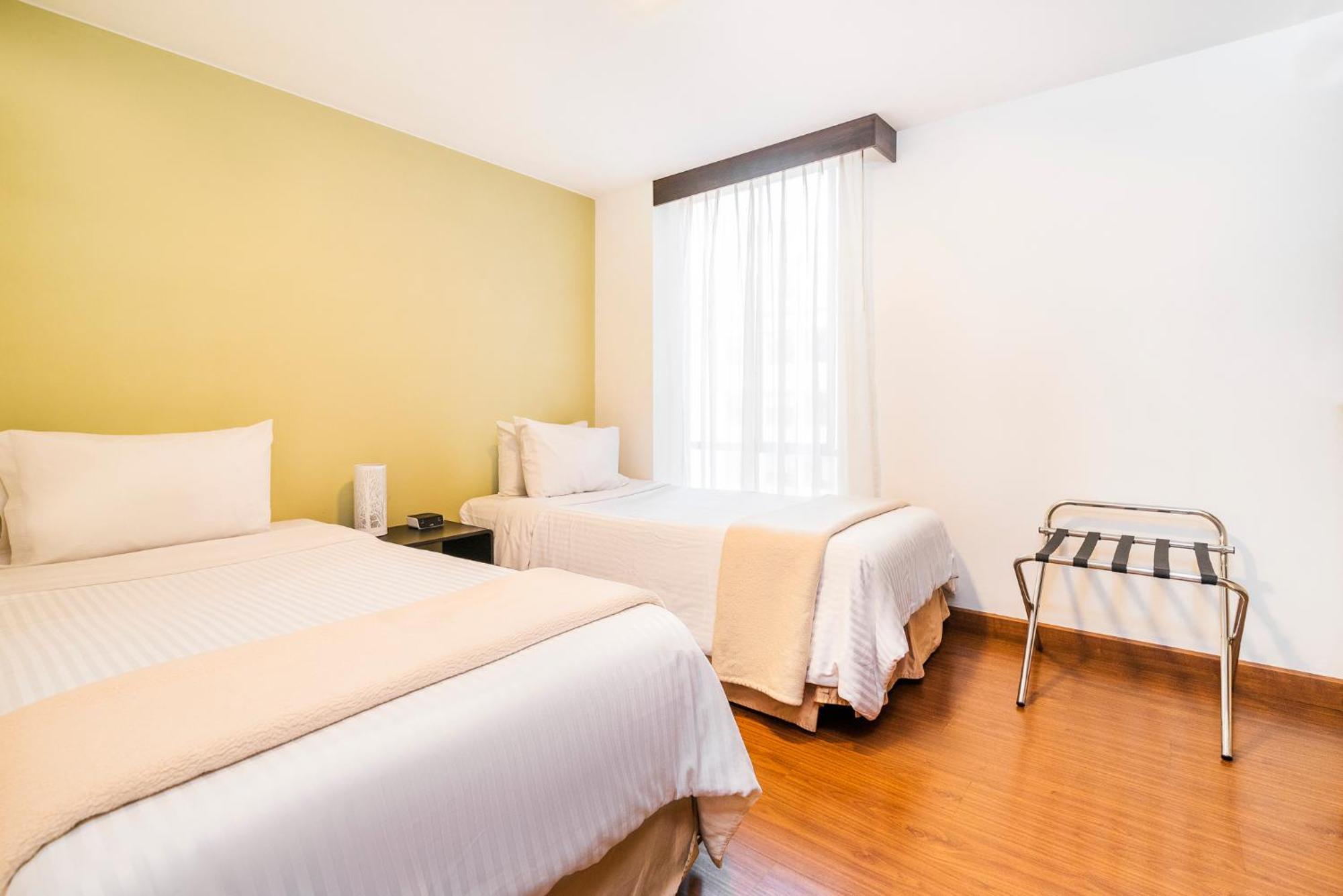 Lloyds Apartasuites Parque 93 ボゴタ エクステリア 写真