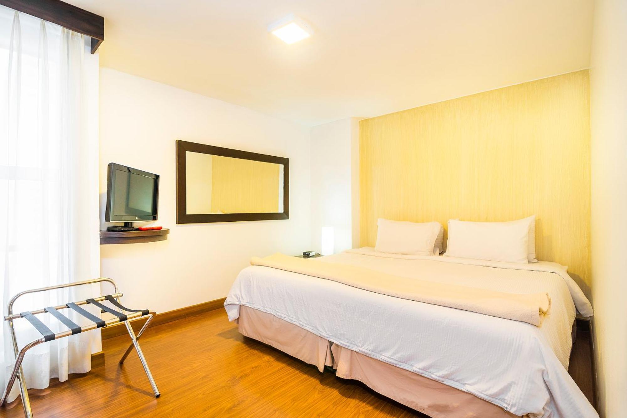 Lloyds Apartasuites Parque 93 ボゴタ エクステリア 写真