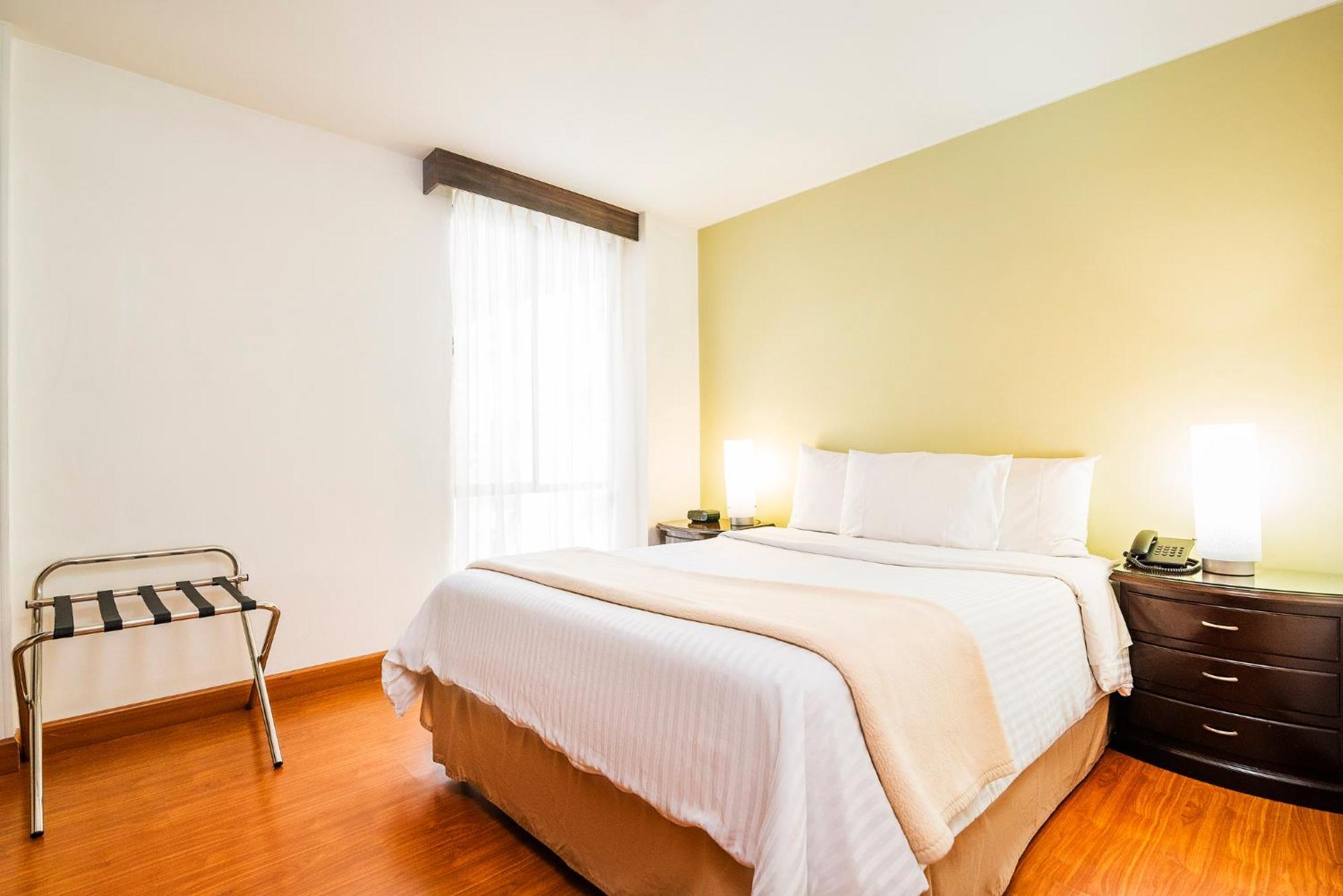 Lloyds Apartasuites Parque 93 ボゴタ エクステリア 写真