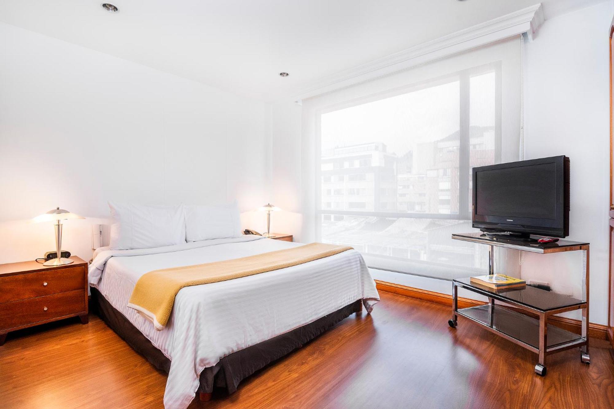 Lloyds Apartasuites Parque 93 ボゴタ エクステリア 写真