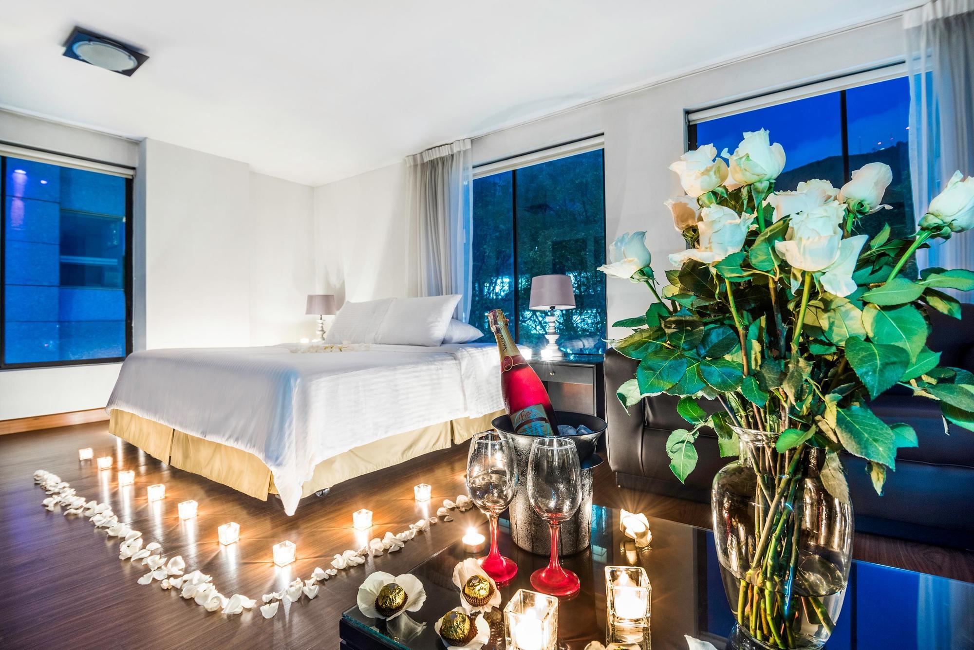 Lloyds Apartasuites Parque 93 ボゴタ エクステリア 写真
